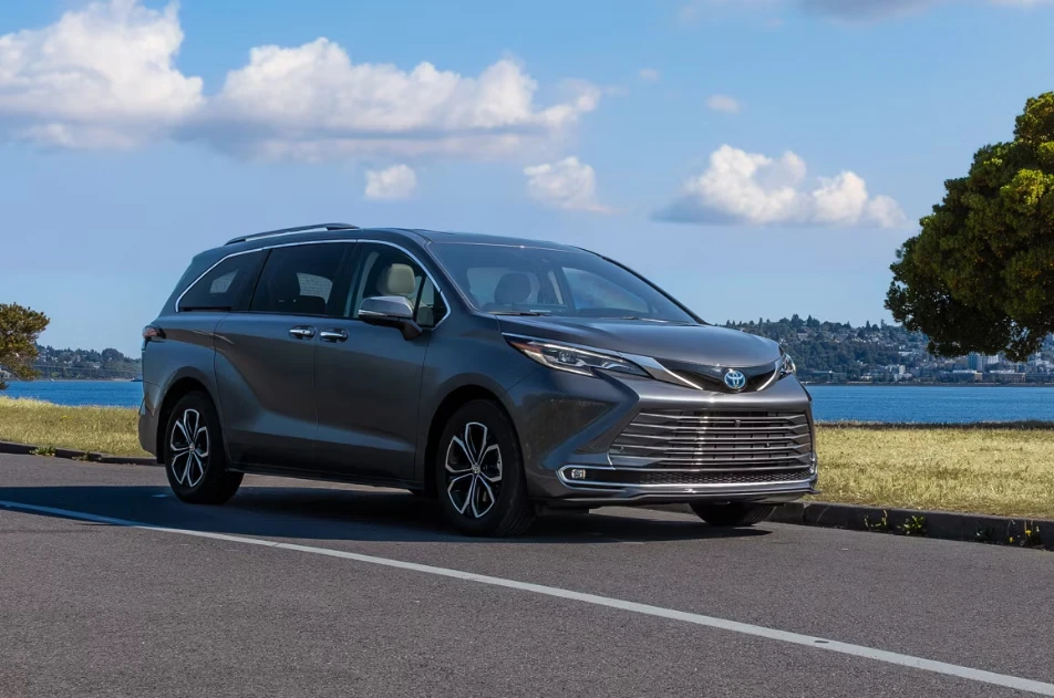 Toyota Sienna Price in Qatar 2026