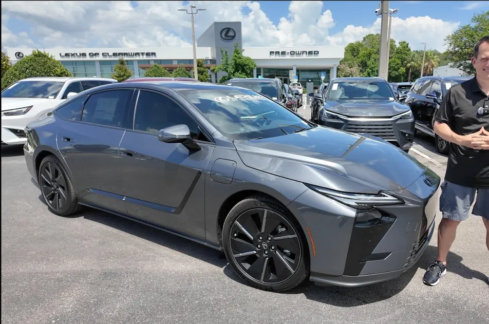 Lexus ES Price in Qatar 2026